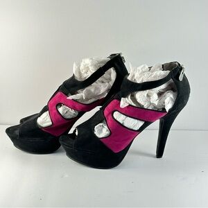 By Guess 5inch stilettos cut out zippered back size 10